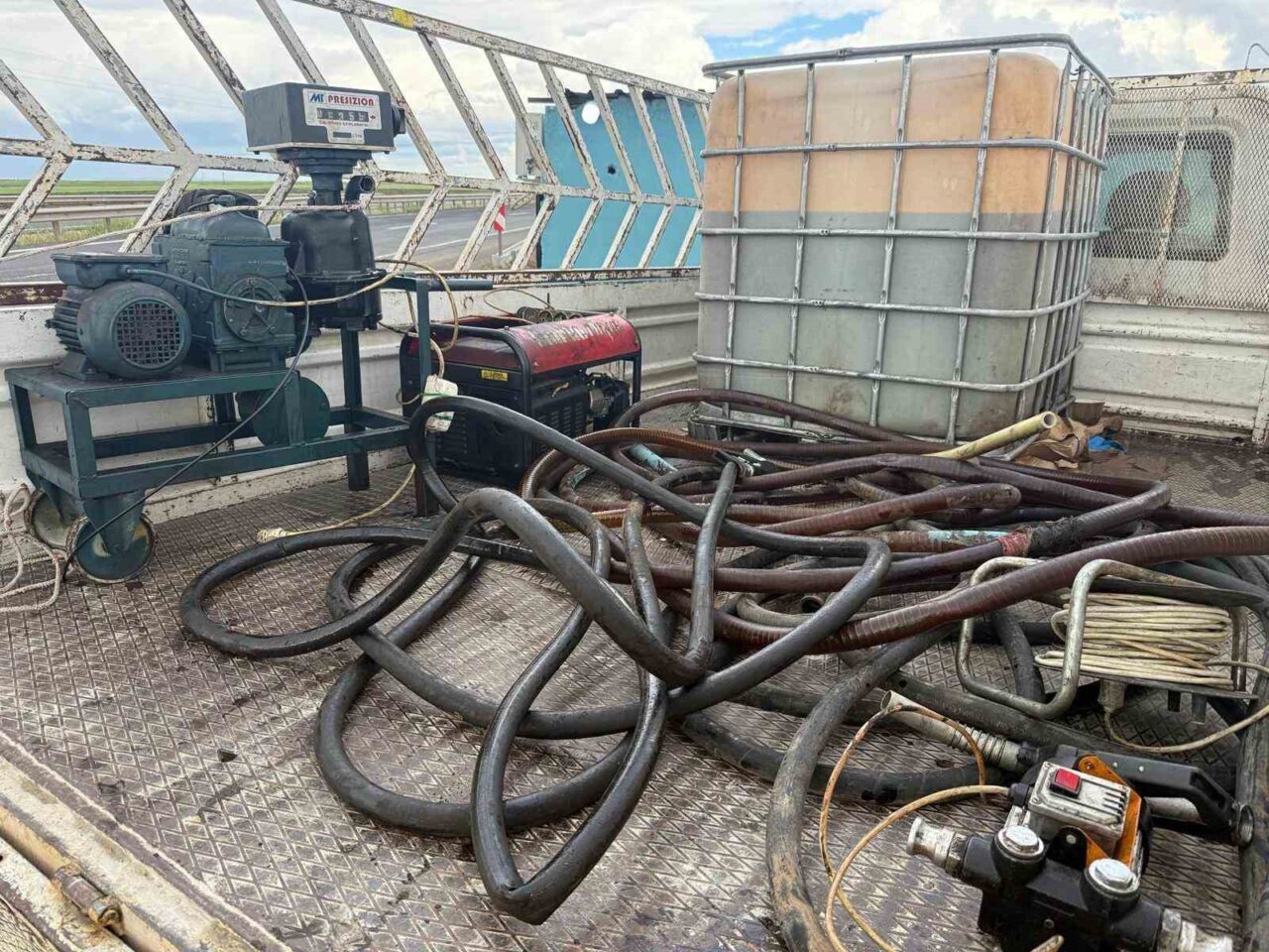 Şanlıurfa’nın Viranşehir ilçesinde düzenlenen operasyonda 635 litre kaçak akaryakıt ele