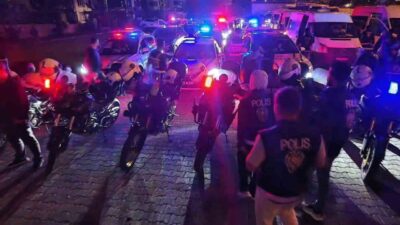Şanlıurfa’da binden fazla polis, il genelinde asayiş uygulaması gerçekleştirdi. Uygulamada