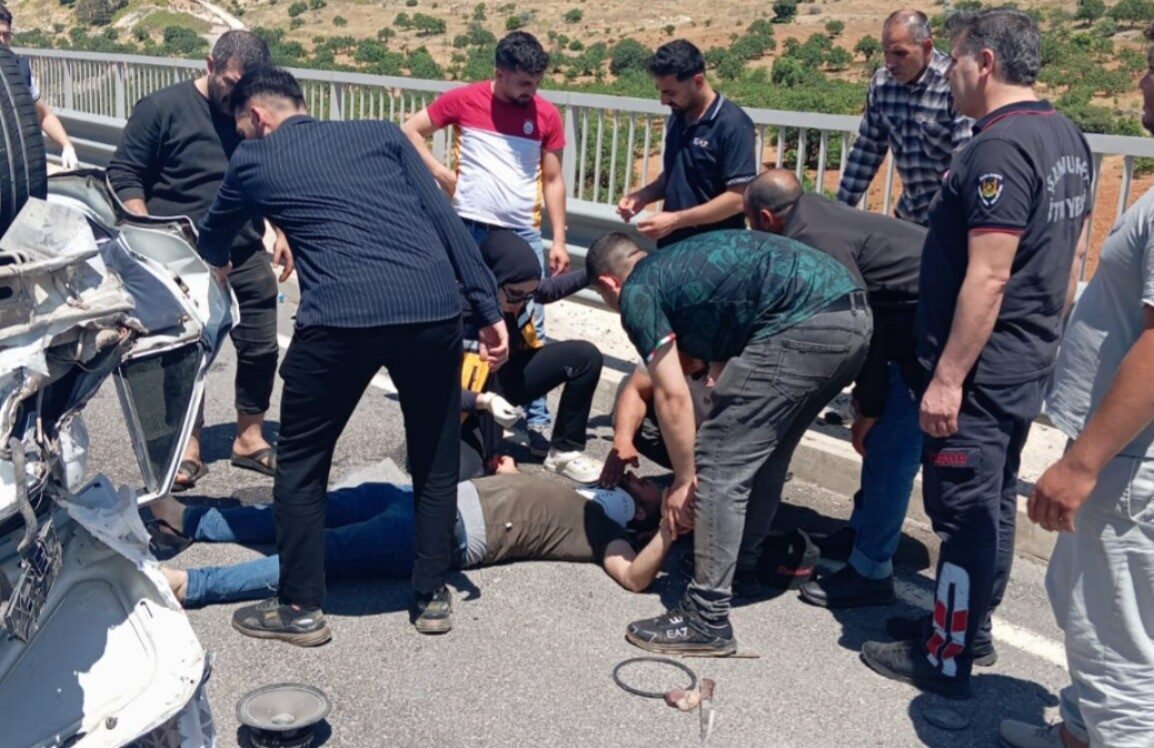 Şanlıurfa’da kurban kesiminin ardından bir ailenin içinde bulunduğu otomobil kaza