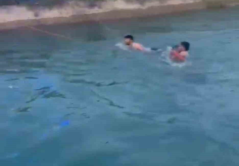 Şanlıurfa’nın Eyyübiye ilçesinde kontrolden çıkan otomobilin sulama kanalına devrilmesi sonucu