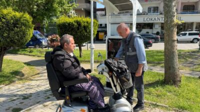 Sakarya’da akülü tekerlekli sandalye kullanan engelli bireylerin şehir içi ulaşımını