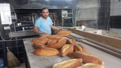 Manisa’nın Sarıgöl ilçesinde 15 TL’den satılan ekmek ve simit, yüzde