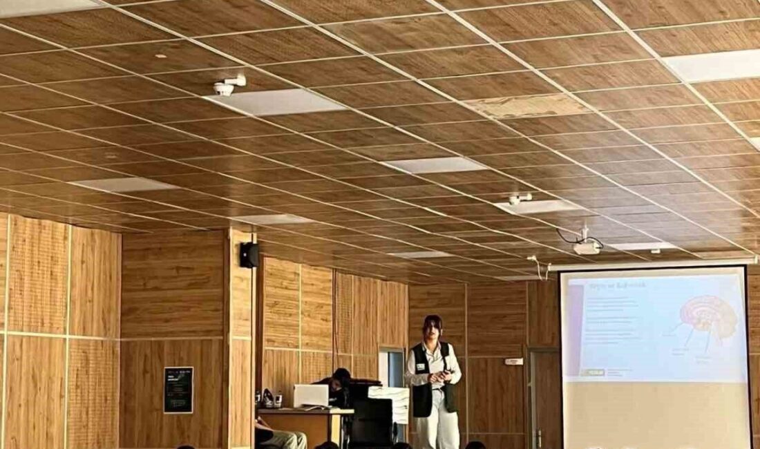 Yeşilay tarafından, Sarıkamış Fen Lisesi yurt öğrencilerine yönelik farkındalık eğitimi
