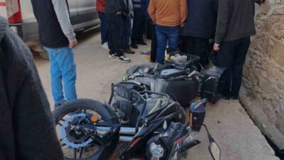 Karaman’ın Sarıveliler ilçesinde kontrolden çıkan motosikletin devrilmesi sonucu sürücüsü yaralandı.
