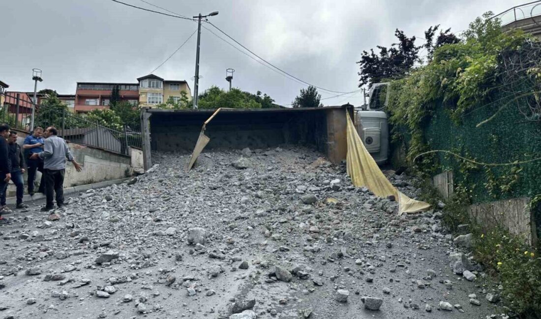 İstanbul Sarıyer’de yokuş yukarı çıktığı sırada sürücüsünün kontrolünden çıkan moloz