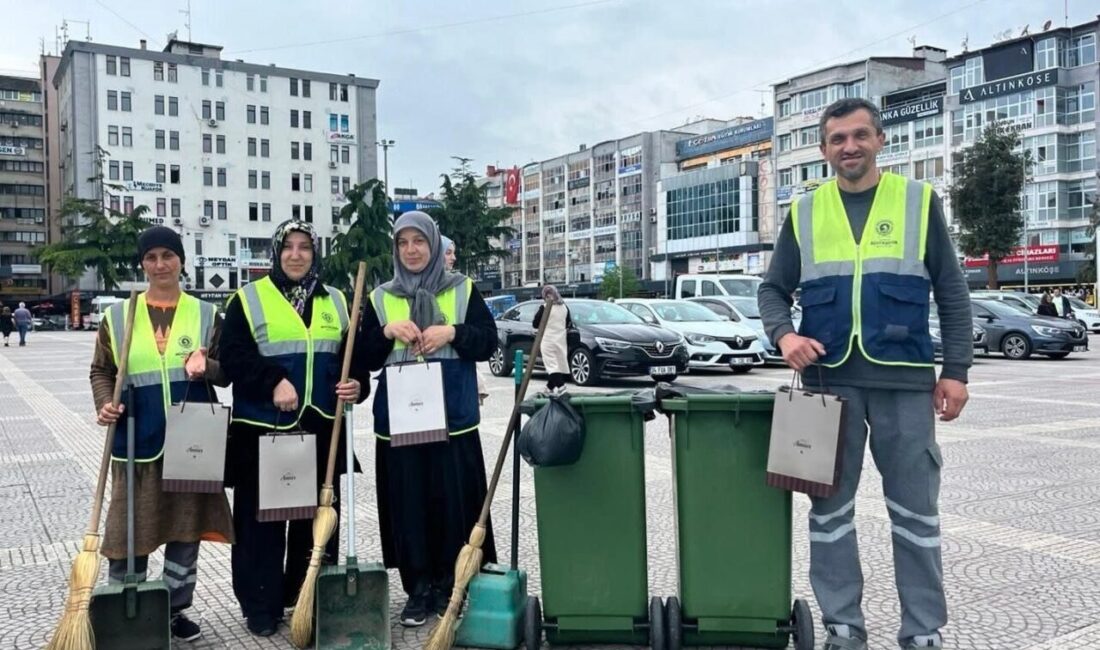 Samsun Büyükşehir Belediyesi (SBB) tarafından çalışanlara bayram öncesi ikramiyeleri yatırıldı.
