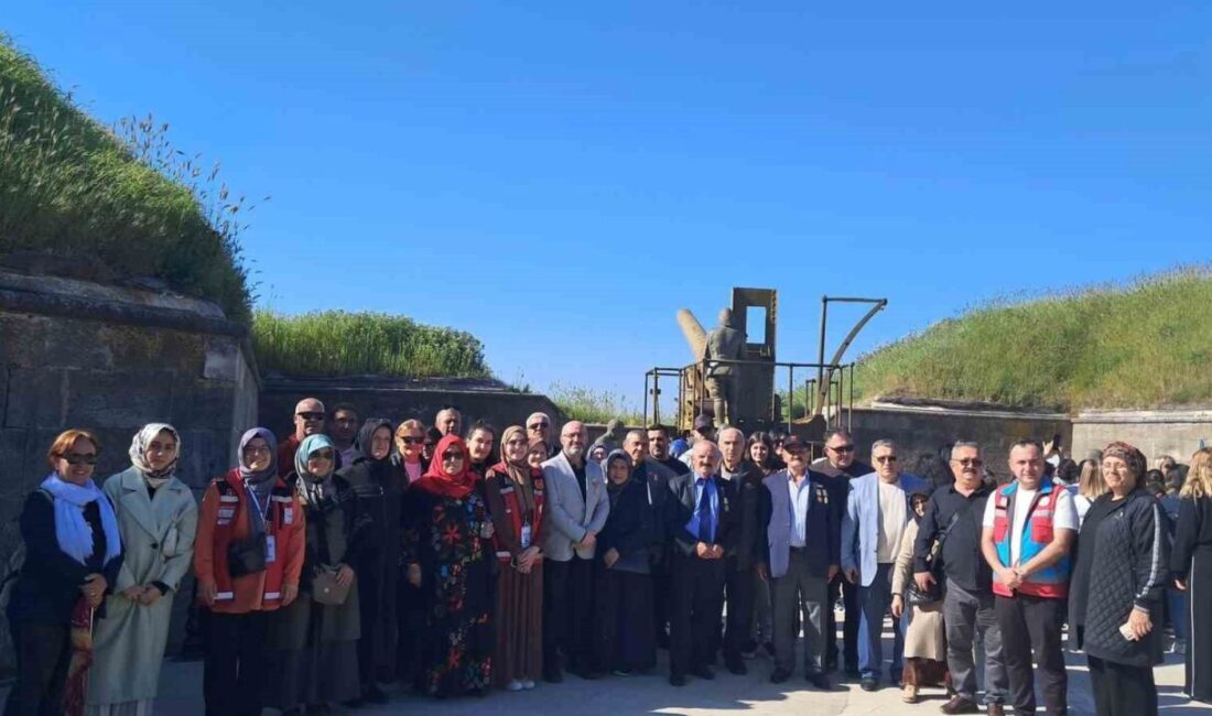 DÜZCE(İHA) –Akçakoca Kaymakamlığı öncülüğünde düzenlenen geziyle şehit aileleri ve gaziler,