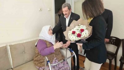 Samsun Valisi Orhan Tavlı ve eşi Ayşe Tavlı, Anneler Günü