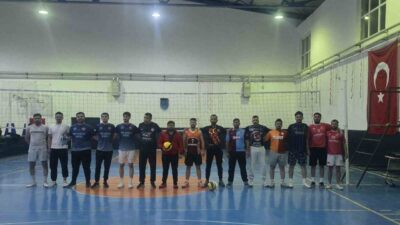 Afyonkarahisar’ın Hocalar ilçesinde Şehit Öğretmen Fatmanur Çelik anısına gerçekleştirilen voleybol