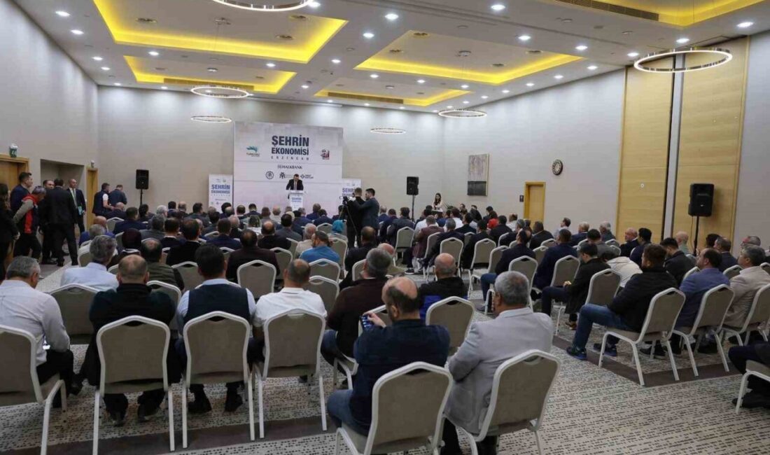 Erzincan’da “Şehrin Ekonomisi Erzincan” konulu panel gerçekleştirildi. Panele, Erzincan Valisi