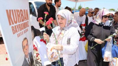 Şehzadeler Belediyesi, Kurban Bayramı arifesinde kaybettikleri yakınlarını dualarla anmak için