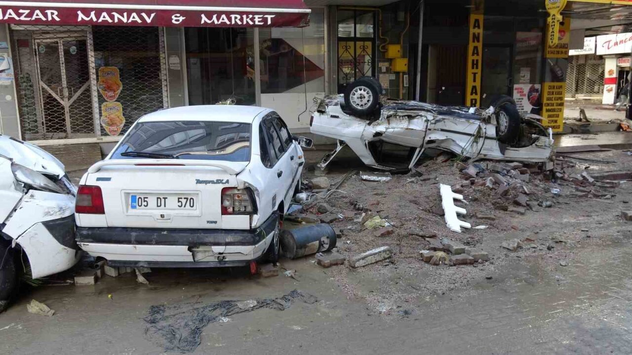 Samsun’un Havza ilçesinde etkili olan sağanak yağışın ardından meydana gelen