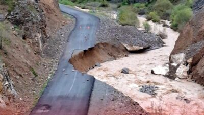 Erzincan’ın Kemaliye ilçesine bağlı Başbağlar köyüne ulaşımı sağlayan yol, etkili