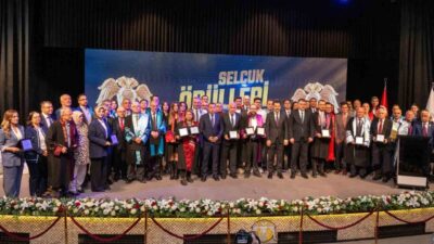 Selçuk Üniversitesi (SÜ) tarafından düzenlenen “Selçuk Üniversitesi Ödülleri Töreni”nde akademik