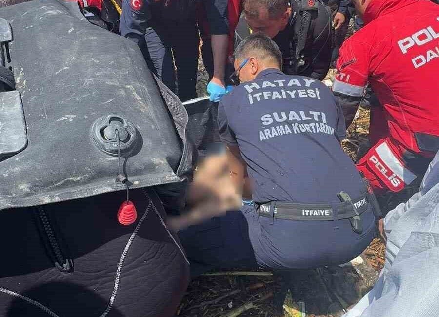Hatay’da AFAD ve itfaiye ekipleri tarafından yürütülen çalışmalarda Asi Nehri
