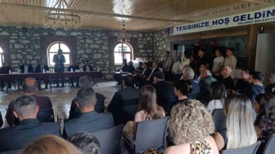 Manisa’nın Selendi ilçesinde Kurban Bayramı dolayısıyla bayramlaşma programı gerçekleştirildi. Seyhan