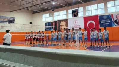 Manisa’nın Selendi ilçesinde Gençlik Haftası etkinlikleri kapsamında düzenlenen liseler arası