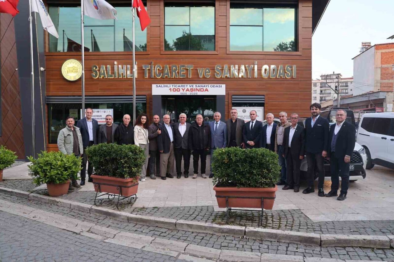 Salihli Ticaret ve Sanayi Odası’nda düzenlenen istişare toplantısında Selendi’nin yıllardır