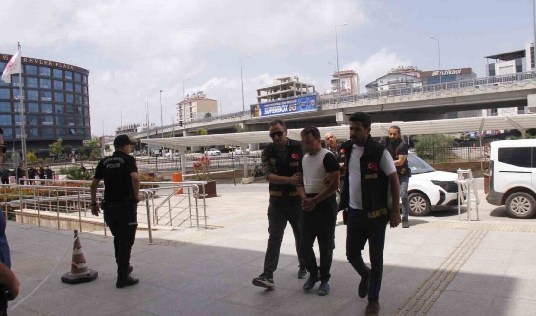Antalya’nın Serik ilçesinde yol verme ve sellektör yapma nedeniyle çıkan