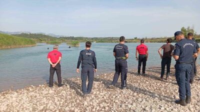 Antalya’da serinlemek için Aksu Çayı’na giren yabancı uyruklu 3 arkadaştan