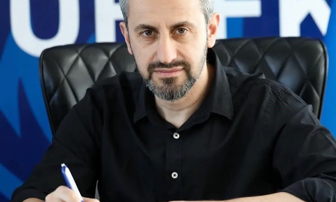 Erzurumspor FK Teknik Direktörü Serkan Özbalta, mavi-beyazlı ekibin Süper Lig’e