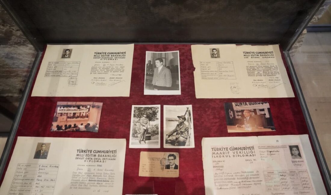Sezai Karakoç’un daha önce hiç gün yüzüne çıkmamış arşiv belgeleri,