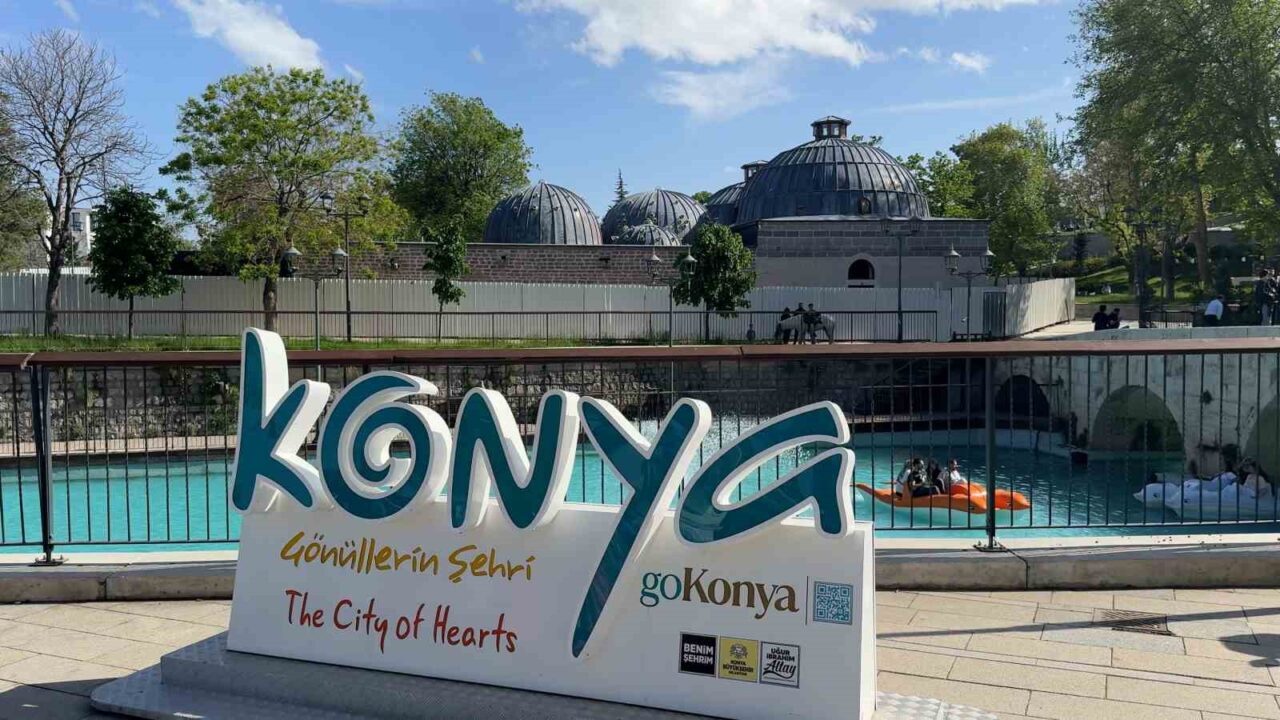 Konya’da sıcak havayı fırsat bilen vatandaşlar, başta Meram Bağları olmak