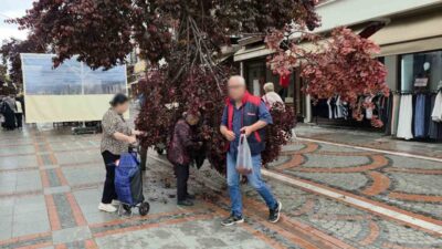 Edirne’de etkili olan sağanak yağış Saraçlar Caddesi’nde ilginç görüntülere neden