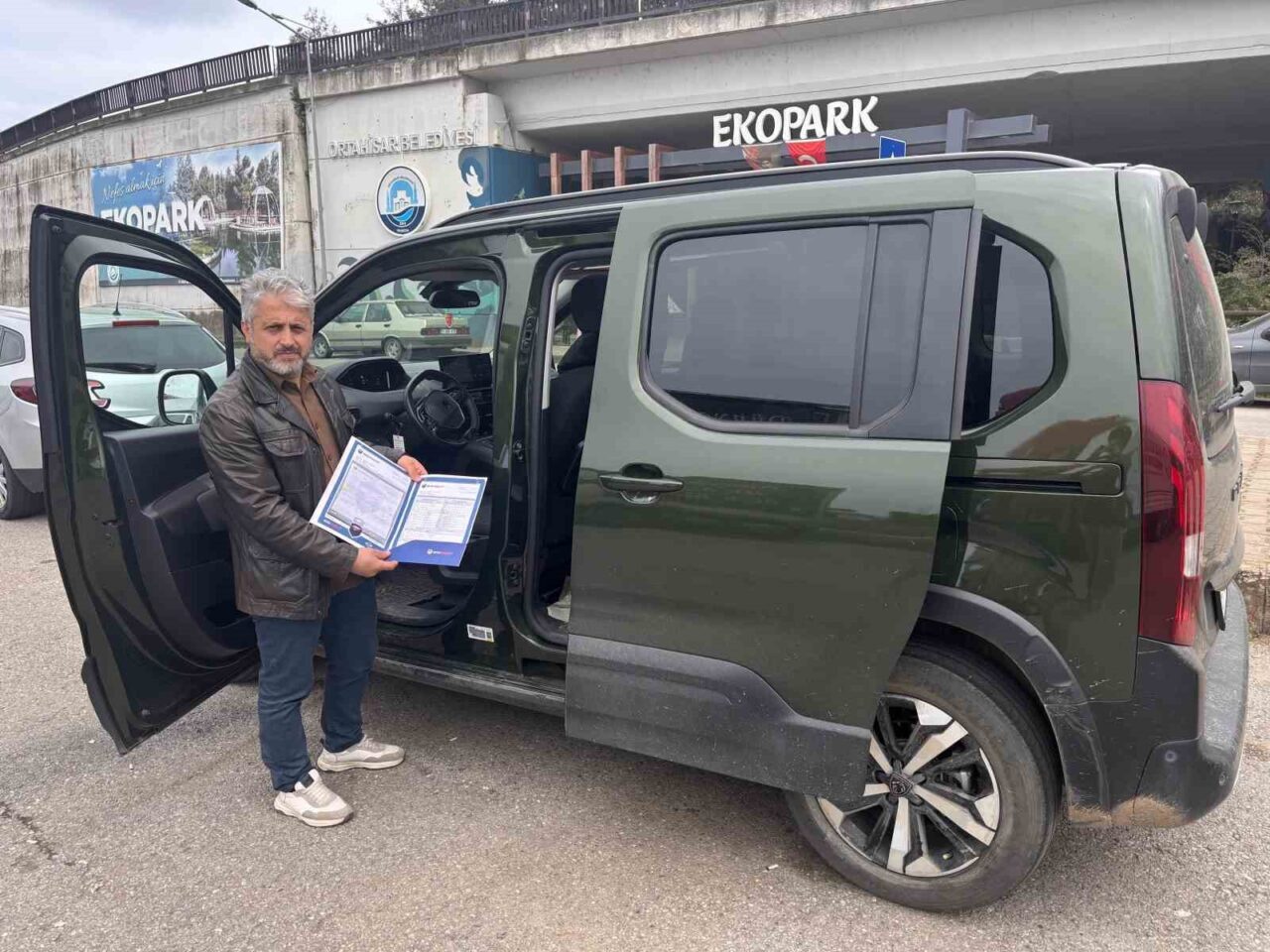 İstanbul’da yetkili bayiden bir yıl önce sıfır kilometre Peugeot Rifter