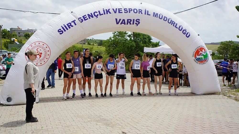 Siirt’in Gökçebağ beldesinde düzenlenen Dağ Koşuları Milli Takım Seçmeleri, farklı