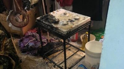 Siirt’te bir apartman dairesinde çıkan yangın, itfaiye ekiplerinin hızlı müdahalesiyle