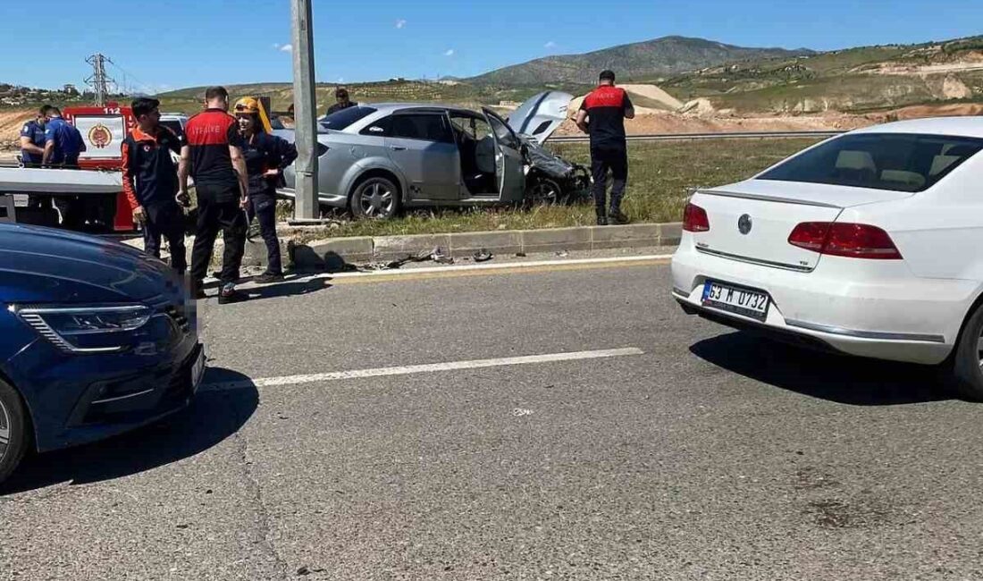Siirt’te iki otomobilin çarpışması sonucu meydana gelen trafik kazasında 6