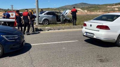 Siirt’te iki otomobilin çarpışması sonucu meydana gelen trafik kazasında 6