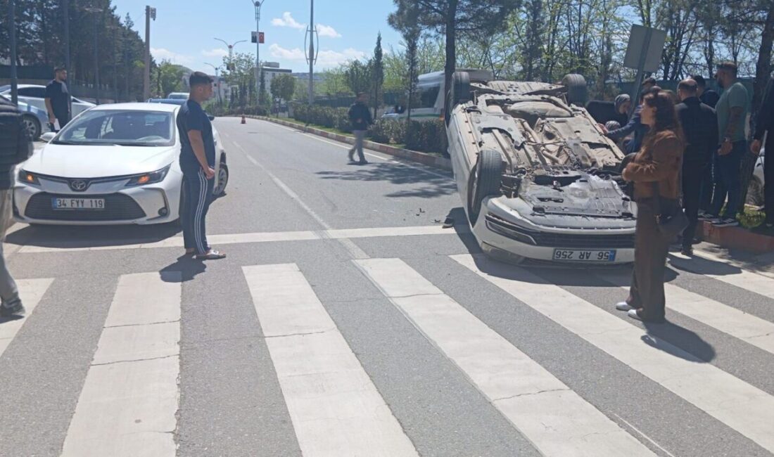 Siirt’te iki otomobilin çarpıştığı kazada 2 kişi yaralandı. Yaralı sürücüler,