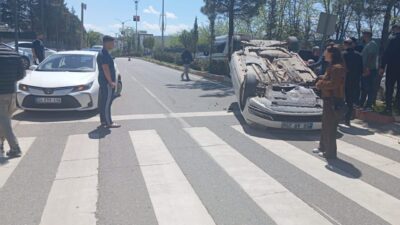 Siirt’te iki otomobilin çarpıştığı kazada 2 kişi yaralandı. Yaralı sürücüler,