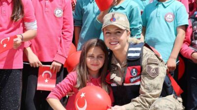 Siirt’te, “Güçlü Aile Güçlü Gelecek” ve “Çocuk Gelişsin Dünya Değişsin”