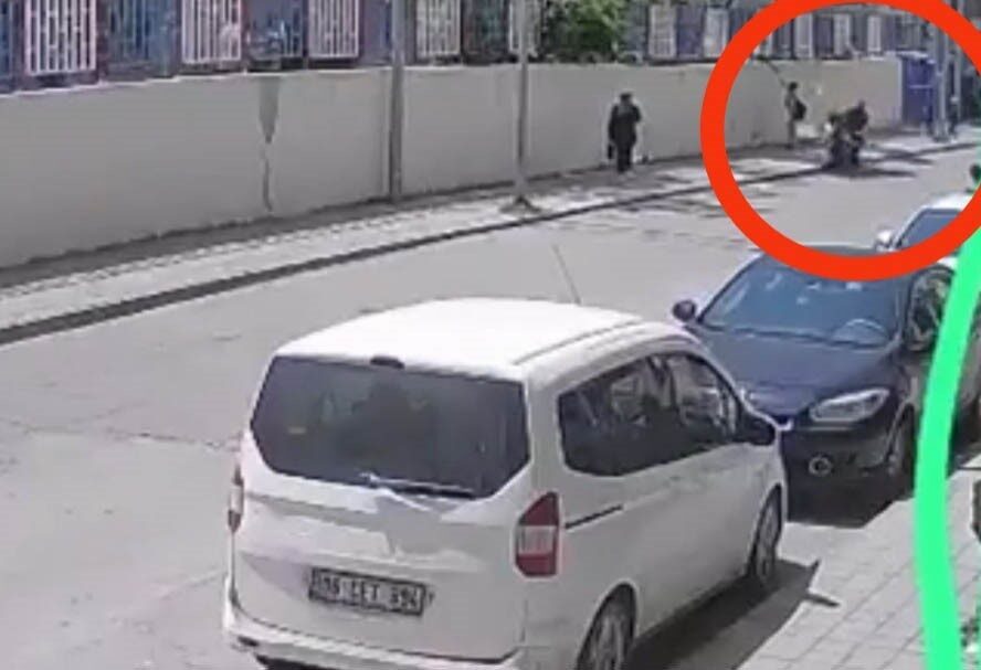 Siirt’in Kurtalan ilçesinde motosikletin çarptığı 10 yaşındaki kız çocuğu ağır