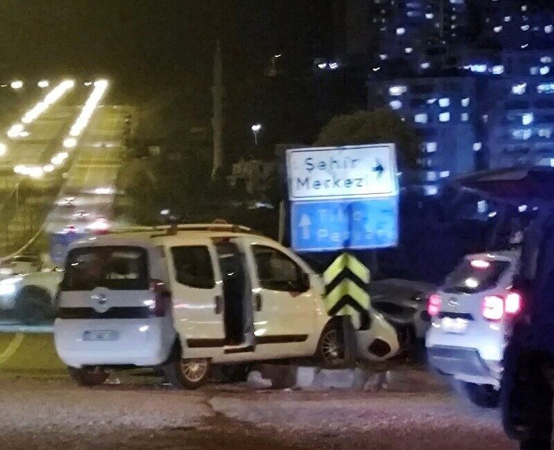 Siirt’te iki aracın çarpışması sonucu meydana gelen trafik kazasında 2