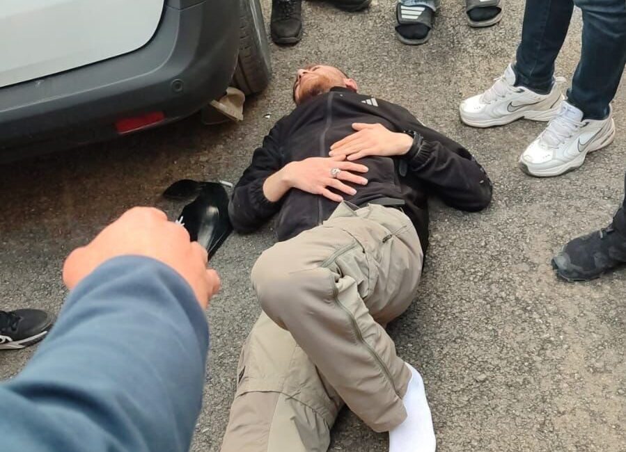 Siirt’te meydana gelen kazada transit araçla çarpışan motosiklet sürücüsü yaralandı.