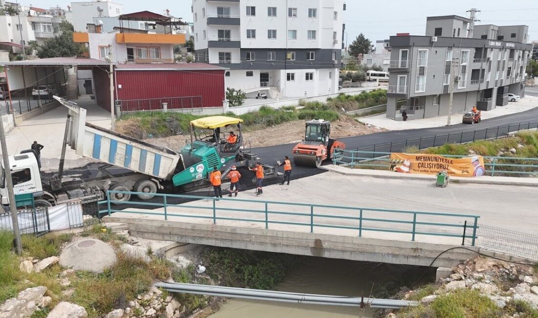 Mersin Büyükşehir Belediyesi, Silifke ilçesine bağlı Sarıcalar Mahallesi’nde yürüttüğü asfalt