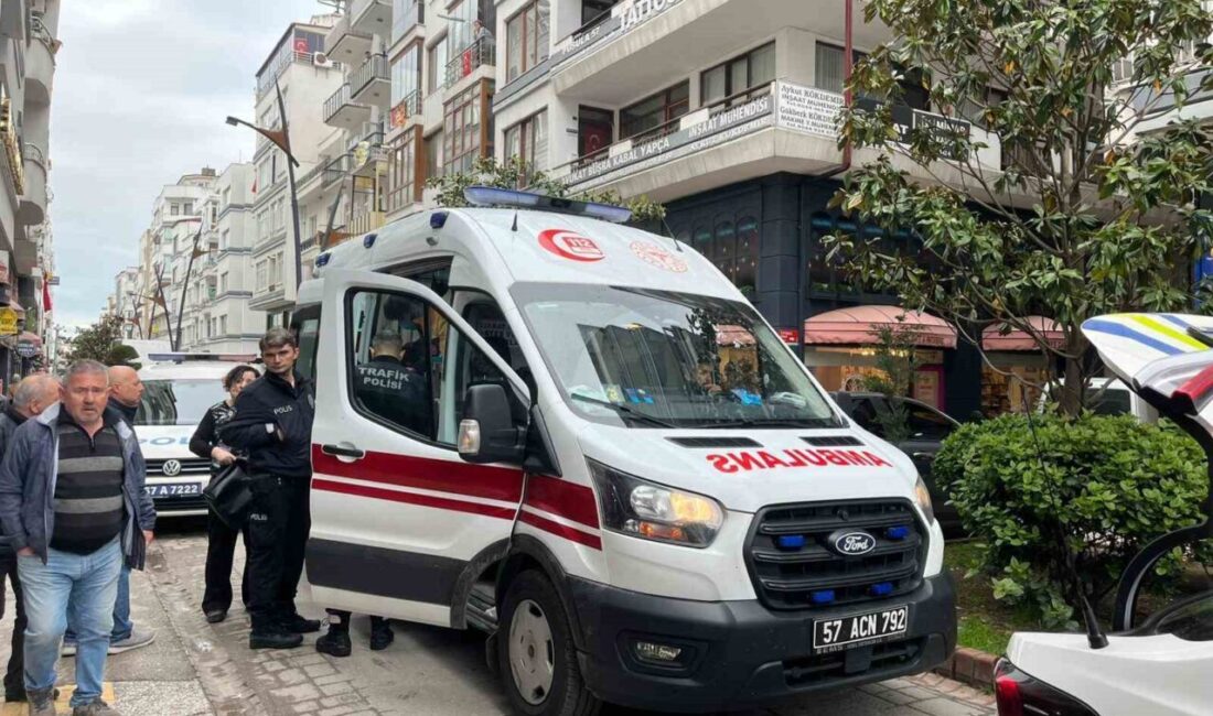 Sinop’ta, geri manevra yapan hafif ticari aracın çarptığı yaya yaralandı.