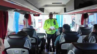 Sinop’ta polis ekipleri, Trafik Haftası çerçevesinde şehirler arası otobüs terminalinde