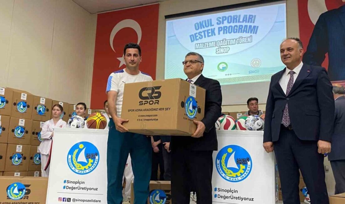 Sinop’ta “Okul Sporları Destek Programı” kapsamında malzeme teslim töreni düzenlendi.