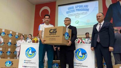 Sinop’ta “Okul Sporları Destek Programı” kapsamında malzeme teslim töreni düzenlendi.