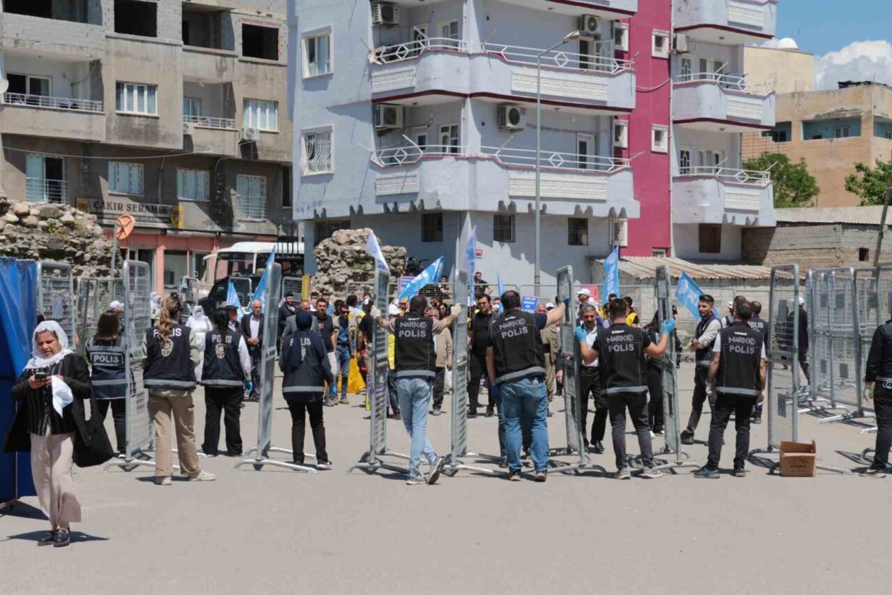 Şırnak’ın Cizre ilçesinde 1 Mayıs Emek ve Dayanışma Günü düzenlenen