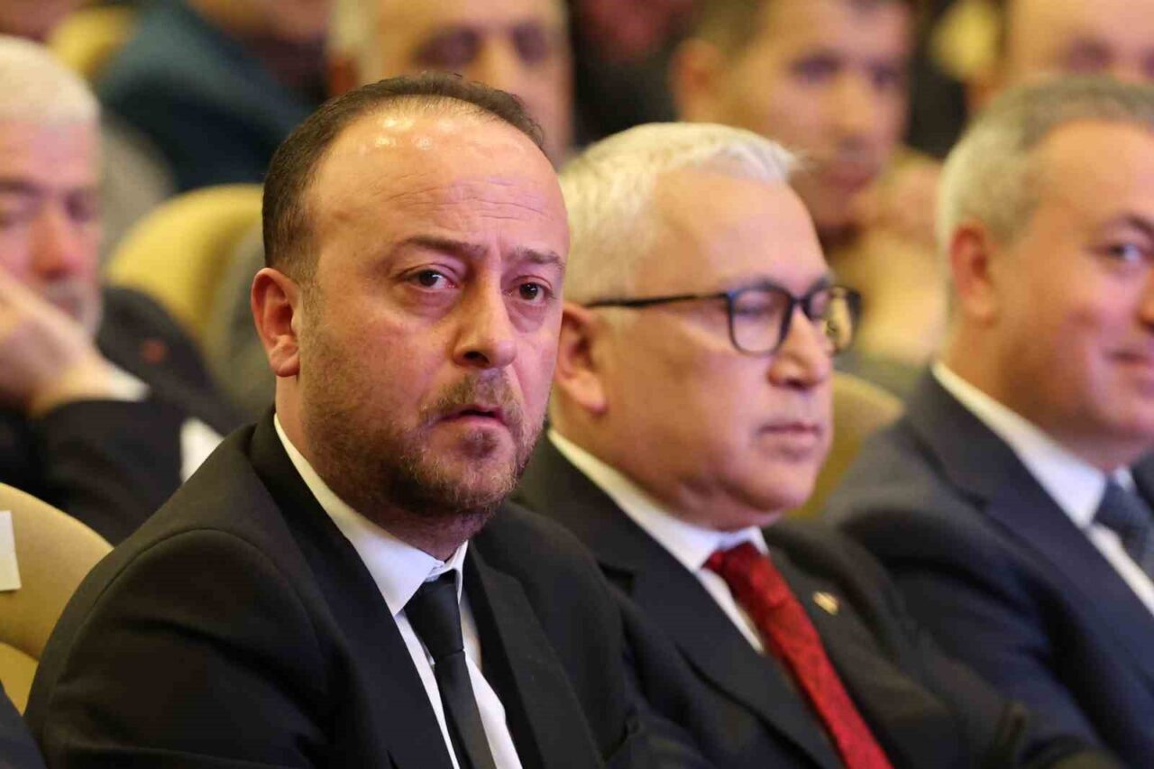 Sivasspor’da olağan genel kurulda başkan adayı çıkmaması nedeniyle kulüp divan