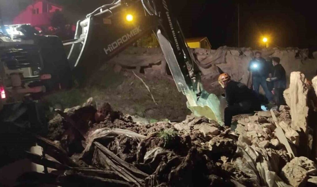 Sivas’ın Şarkışla ilçesinde bir ağılda meydana gelen çatı çökmesi sonucu