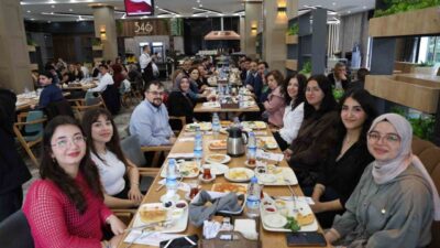 Sivas’ta eczacılar, 14 Mayıs Eczacılık Günü nedeniyle bir araya geldi.
