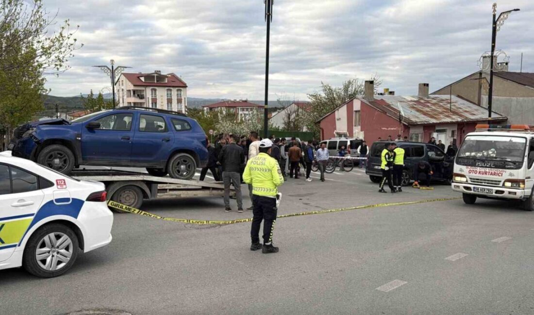Sivas’ta kavşakta iki aracın çarpışması sonucu meydana gelen trafik kazasında