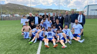 Sivricespor kendi sahasında Elazığ Adaletspor’u 6-2 mağlup ederek 2. Amatör